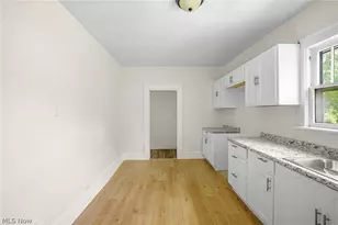 1390 Curtis St, Akron, OH 44301 - Photo 14