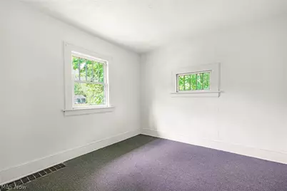 1390 Curtis Street, Akron, OH 44301 - Photo 10
