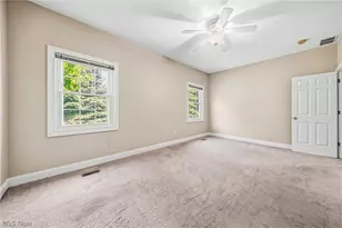 35 Gullybrook Ln, Willoughby Hills, OH 44094 - Photo 8