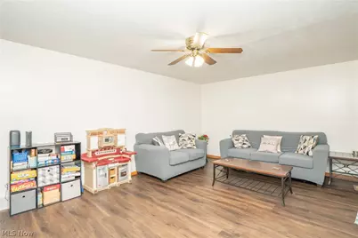 5782 Drenta Circle SW, Navarre, OH 44662 - Photo 14