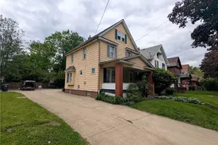 876 Avon St, Akron, OH 44310 - Photo 2