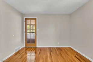 20571 Lakeshore Blvd, Euclid, OH 44123 - Photo 8