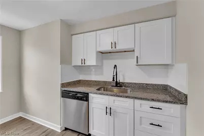 20571 Lake Shore Boulevard #2/UP, Euclid, OH 44123 - Photo 10