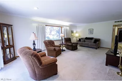 1009 Fair Oaks Avenue SW, North Canton, OH 44720 - Photo 16