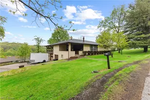 107 Laurel Dr, Weirton, WV 26062 - Photo 2