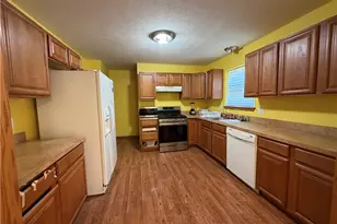 1504 White Ave, Akron, OH 44307 - Photo 2
