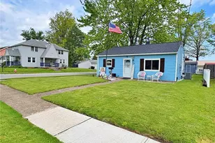 700 Clark St, Elyria, OH 44035 - Photo 2