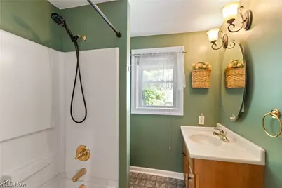 217 Bachtel Street SE, North Canton, OH 44720 - Photo 16