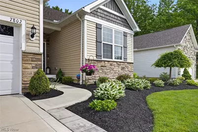 7802 Hunting Lake Drive, Painesville, OH 44077 - Photo 4