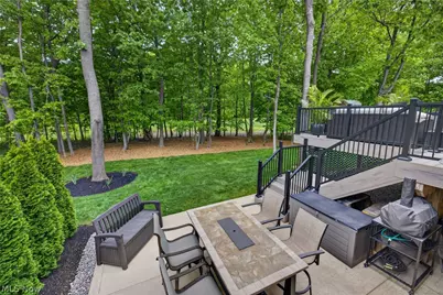 7802 Hunting Lake Drive, Painesville, OH 44077 - Photo 8