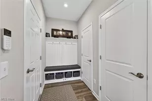7802 Hunting Lake Dr, Painesville, OH 44077 - Photo 16