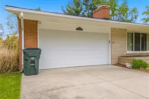 910 Marquardt Ave NW, North Canton, OH 44720 - Photo 4