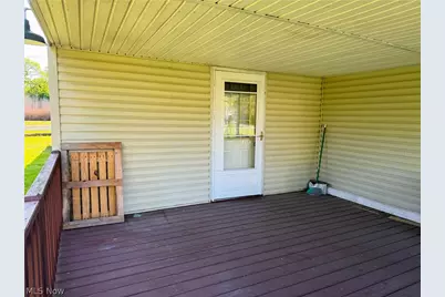 583 E 1st Street, Uhrichsville, OH 44683 - Photo 4