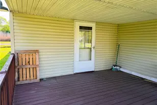 583 E 1st St, Uhrichsville, OH 44683 - Photo 4