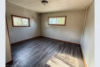 583 E 1st Street, Uhrichsville, OH 44683 - Photo 10