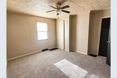 583 E 1st Street, Uhrichsville, OH 44683 - Photo 12