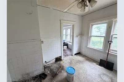 13508 Mann Avenue, East Cleveland, OH 44112 - Photo 6