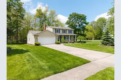8152 Twin Oaks Drive, Grandview Heights, OH 44147 - Photo 2
