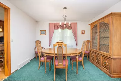 8152 Twin Oaks Drive, Grandview Heights, OH 44147 - Photo 14