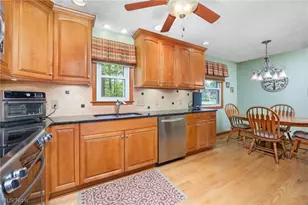 8152 Twin Oaks Dr, Grandview Heights, OH 44147 - Photo 6