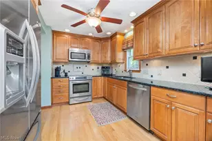 8152 Twin Oaks Dr, Grandview Heights, OH 44147 - Photo 4