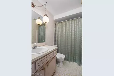 8152 Twin Oaks Drive, Grandview Heights, OH 44147 - Photo 26