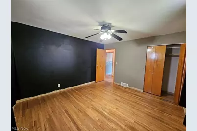 9333 S Highland Avenue, Garfield Heights, OH 44125 - Photo 18