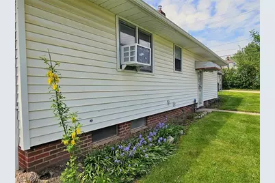 9333 S Highland Avenue, Garfield Heights, OH 44125 - Photo 4