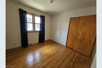 9333 S Highland Avenue, Garfield Heights, OH 44125 - Photo 16
