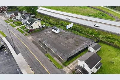 1073 1st Street NE, Massillon, OH 44646 - Photo 2