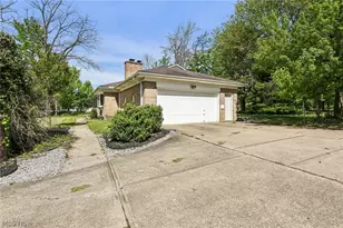 13760 Albion Rd, Strongsville, OH 44136 - Photo 4