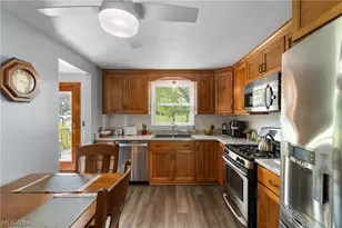 4506 Honeysuckle Dr, Green, OH 44720 - Photo 10