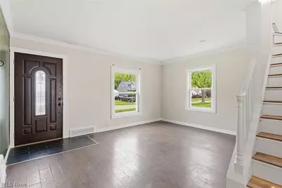 325 E 326th Street, Willowick, OH 44095 - Photo 4