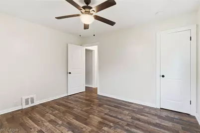 325 E 326th Street, Willowick, OH 44095 - Photo 14