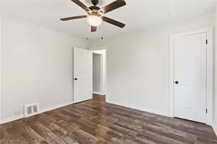 325 E 326th St, Willowick, OH 44095 - Photo 14