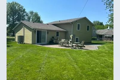 454 Oaknoll Drive, Amherst, OH 44001 - Photo 2