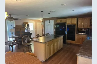 454 Oaknoll Drive, Amherst, OH 44001 - Photo 6
