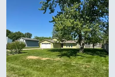 454 Oaknoll Drive, Amherst, OH 44001 - Photo 4