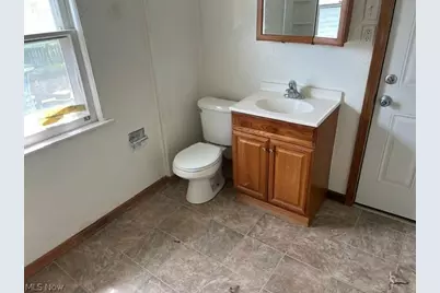 335 Oxford Avenue, Elyria, OH 44035 - Photo 6