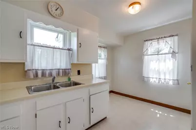 1701 Brown Street, Akron, OH 44301 - Photo 4
