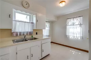 1701 Brown St, Akron, OH 44301 - Photo 4