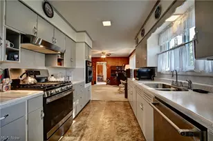 1017 Kaderly St NW, New Philadelphia, OH 44663 - Photo 6
