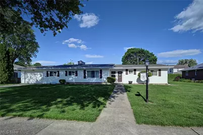 1017 Kaderly Street NW, New Philadelphia, OH 44663 - Photo 2