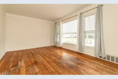 357 E 307th Street, Willowick, OH 44095 - Photo 18