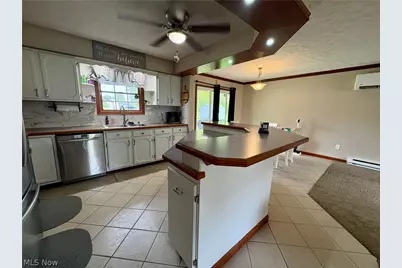 126 Valley Forge Circle, Elyria, OH 44035 - Photo 4