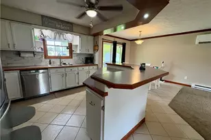 126 Valley Forge Cir, Elyria, OH 44035 - Photo 4