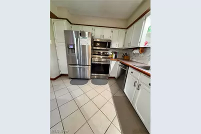 126 Valley Forge Circle, Elyria, OH 44035 - Photo 10