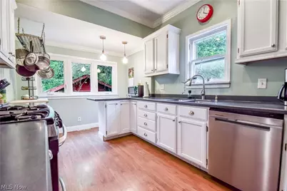 1220 Yellowstone Road, Cleveland Heights, OH 44121 - Photo 4