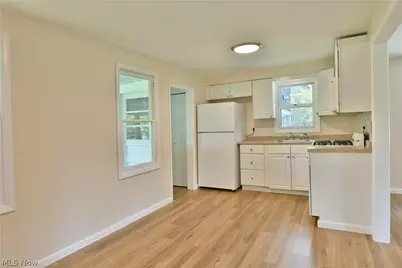 6610 Chestnut Ridge Road, Hubbard, OH 44425 - Photo 24