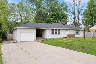 914 Jacoby Rd, Akron, OH 44321 - Photo 2
